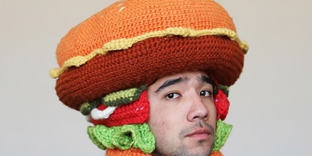 Bu gencin garip bir uğraşı var... - FOTO