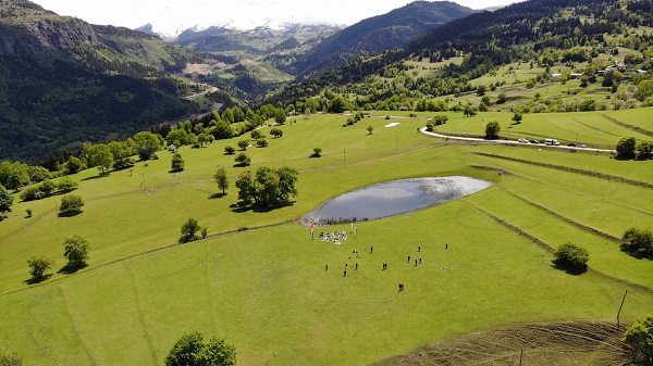 Bu göl sadece 2 ay ortaya çıkıyor