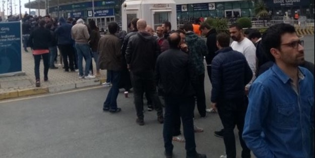 Bu görüntü bugün çekildi! Metrelerce kuyruk oluştu!