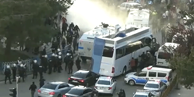 Bu görüntüler ne peki Ekrem? TOMA'lar olaylara böyle müdahale etti!