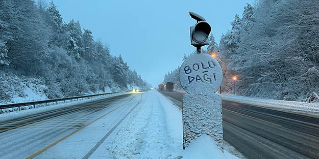 Bu haberi okumadan yola çıkmayın! Bölgede kar kalınlığı 25 santimetreye ulaştı