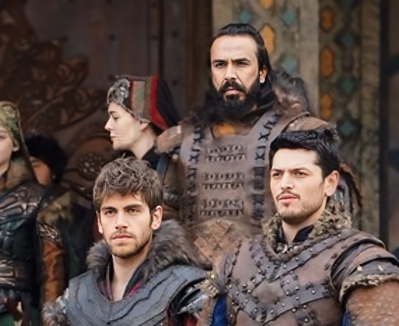 Bu halini görenler şaşırıyor! Kuruluş Osman oyuncusu hafta içi sette hafta sonu tarlada