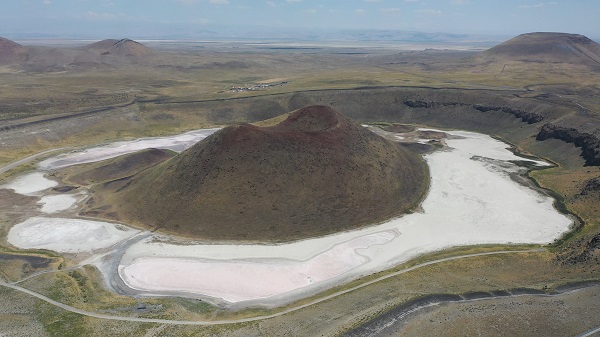 Bu haliyle bile turistlerin ilgisini çekiyor! Dünya'nın Nazar Boncuğu bu hale geldi