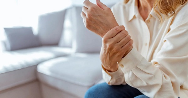 Bu hastalık genellikle kadınları etkiliyor! O ağrılardan kurtulmanın 11 yolu