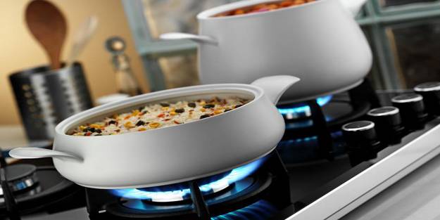 Bu hatayı çoğu kişi yapıyor! İşte yeniden ısıtıldığında zehirleyen 6 gıda