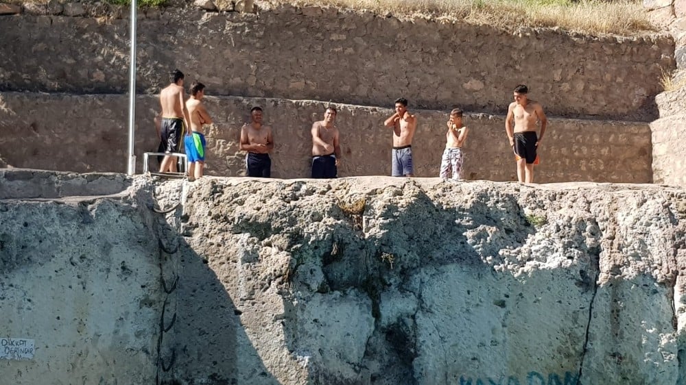 Bu havuz 400 yıldır insanları serinletiyor 