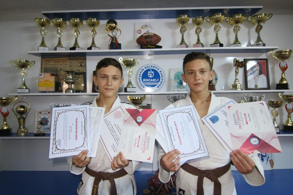 Bu ikizler hem judoda, hem okulda şampiyon 