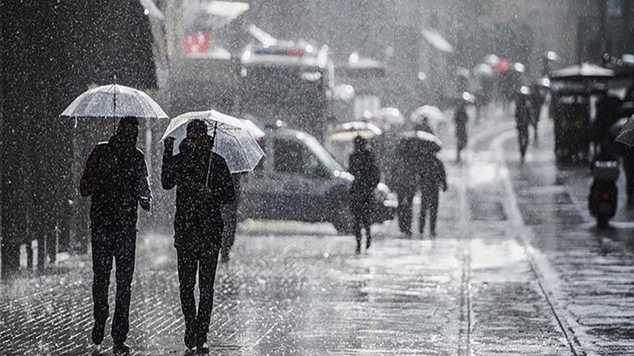 Bu illerde yaşayanlar şemsiyesiz dışarı çıkmayın! Meteoroloji’den 7 il için sağanak uyarısı