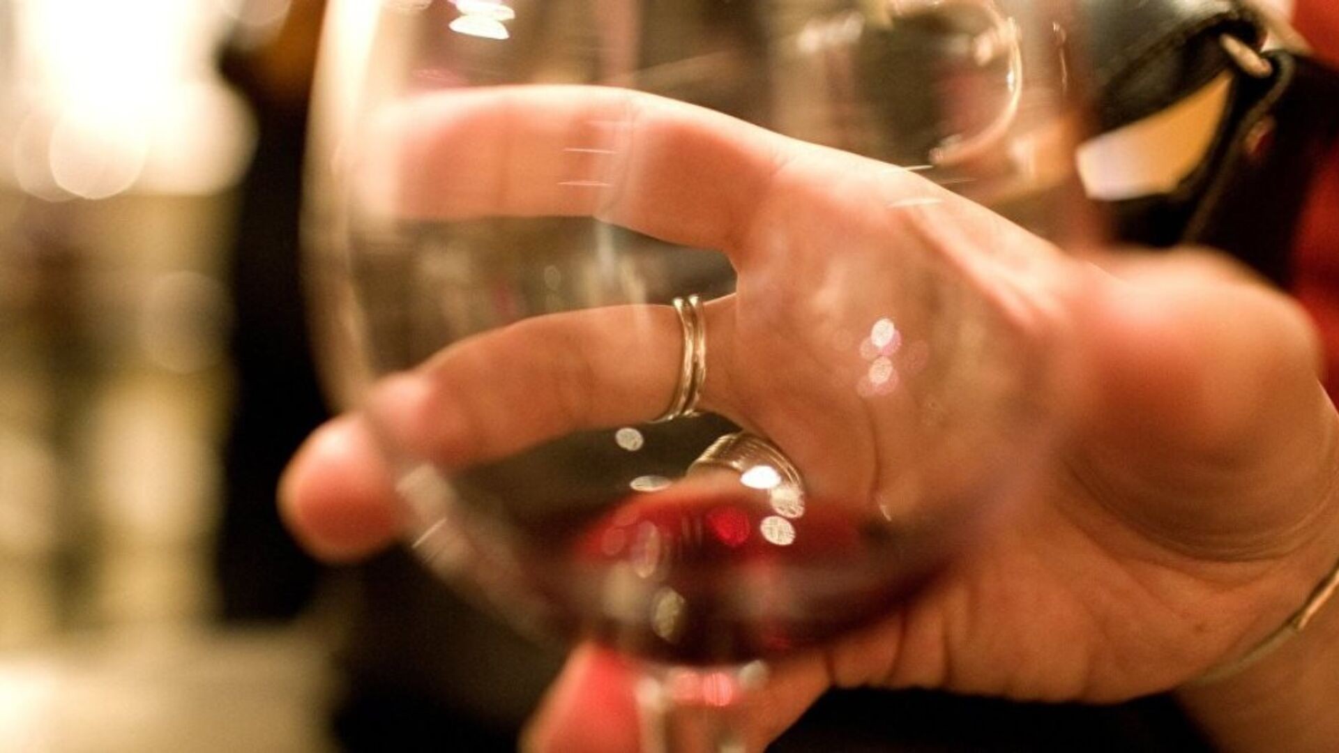 Bu illetin açmadığı dert kaldı mı? Alkol masasında oluk oluk kan aktı