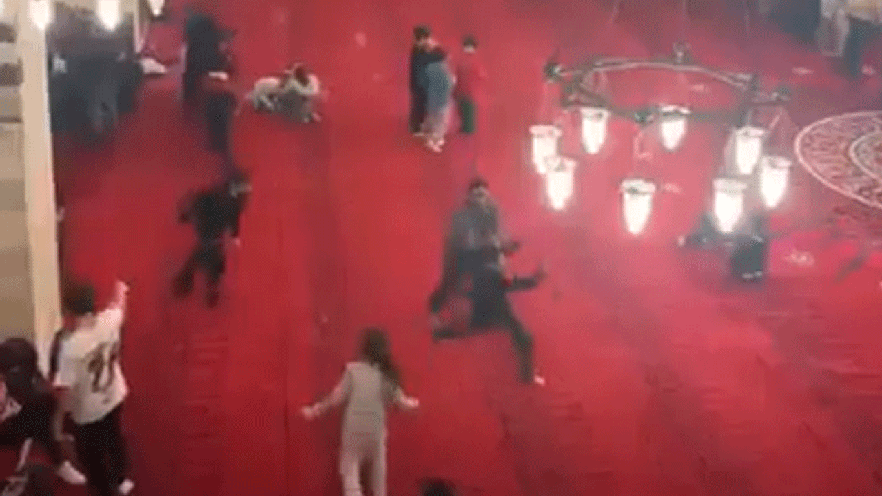 Bu kadar da değil! İlahiyatçılardan o görüntülere tepki: Böyle camiyi sevdirme metodu olmaz