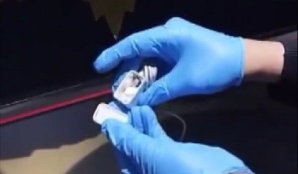 Bu kadar da olmaz! Şarj elinden bakın ne çıktı