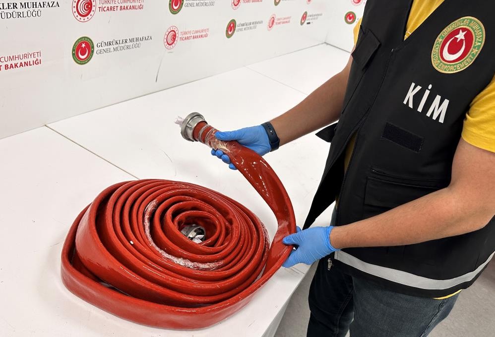 Bu kadar da olmaz! Yangın hortumundan bakın ne çıktı