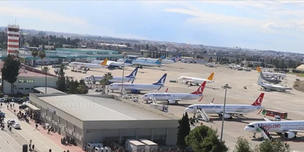 Bu kadarı olmaz dedikçe oluyor! Sokak köpekleri yüzünden yolcu uçağı kalkış yapamadı!