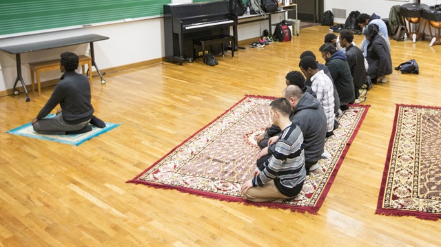 Bu kadarıda pes! Teneffüste bile namaz yasak!