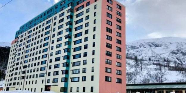 Bu kasabada herkes aynı binada yaşıyor