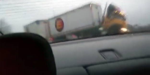 Bu kazayı çekmek yürek ister/ VİDEO