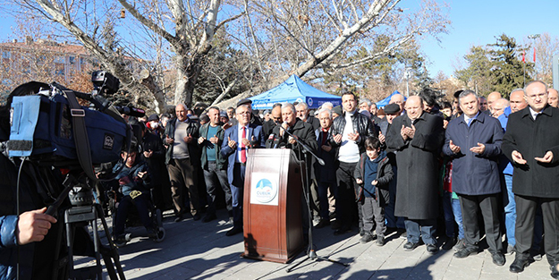 Bu kez Başkent'te eller semaya açıldı! Vatandaşlar yağmur ve kar duası için toplandı