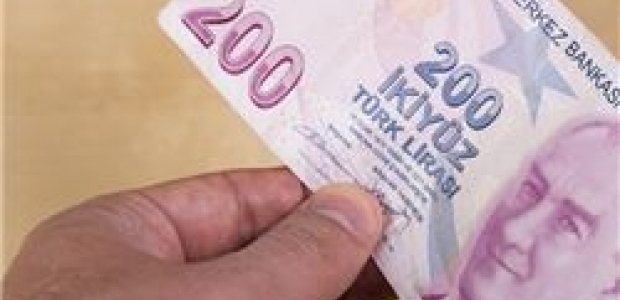 Polis polisi dolandırdı