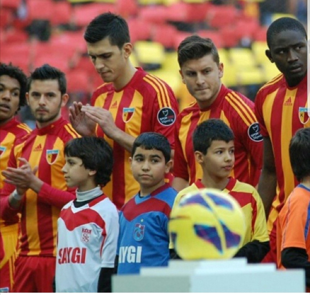 Bu kez rakip oldular 