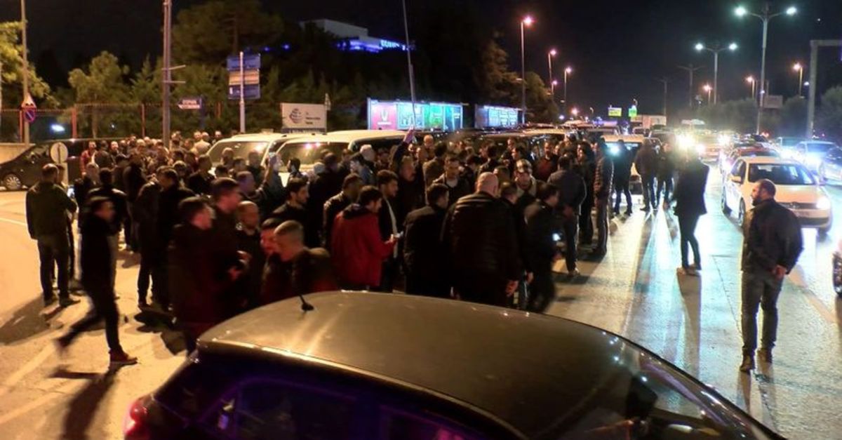 Bu kez UBER sürücüleri ayaklandı... Protesto ettiler!