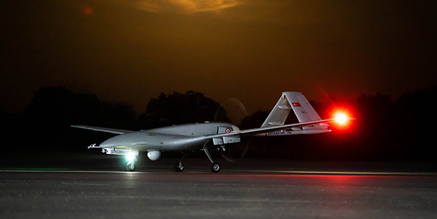 Bu kez Yunanlılar duyurdu: O ülke Türkiye'den Bayraktar TB2 SİHA almak için pazarlık masasına oturdu