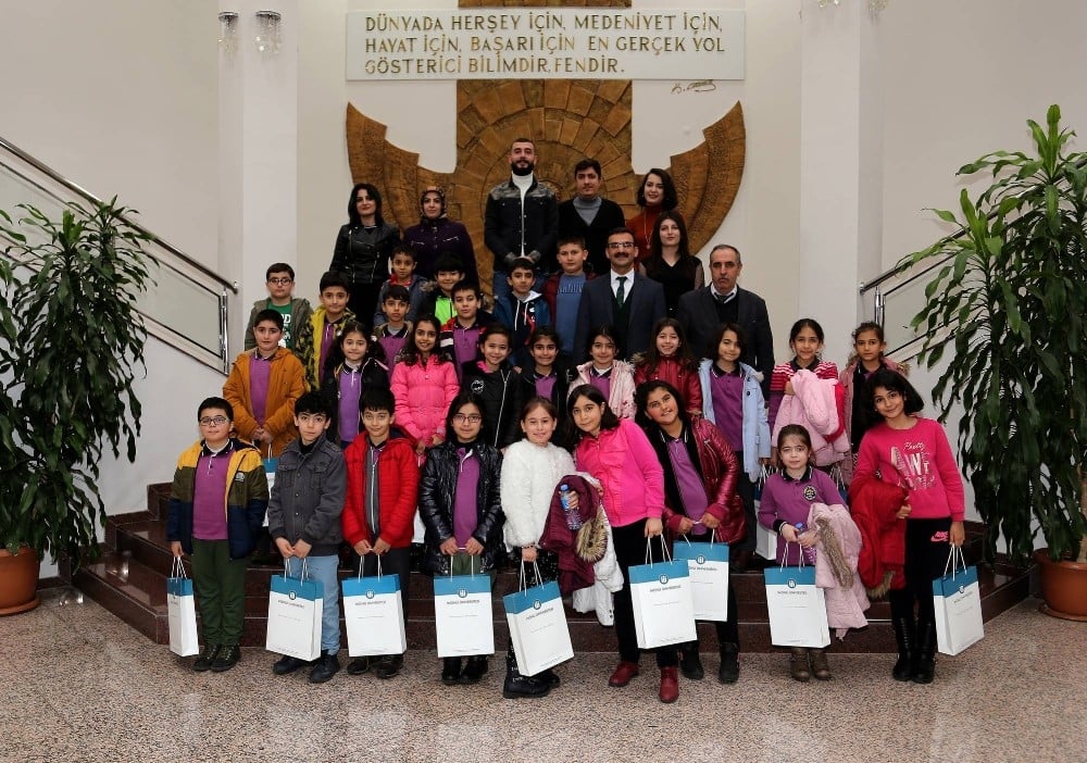 “Bu Kış Üşüyen Çocuk Kalmasın” projesine destek 
