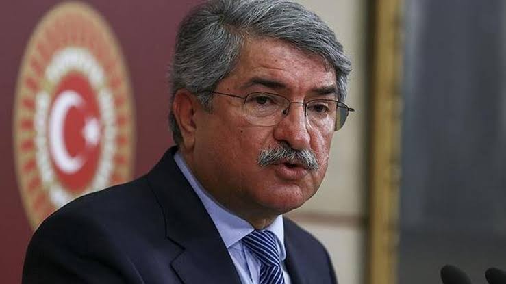 Bu kişi bu ülkede bakanlık yaptı! Birgün yazarını fena düşürdüler