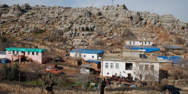 Bu köy korkudan uyuyamıyor