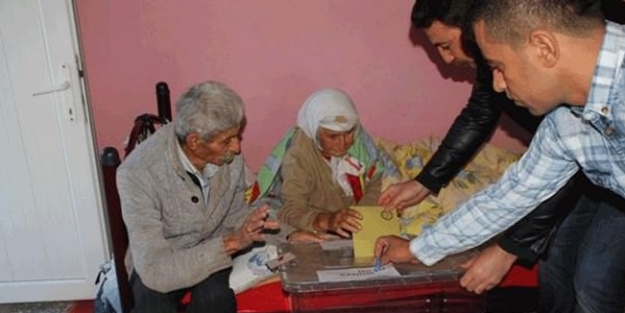 Bu köyde 2 kişi oy kullandı