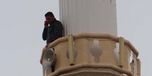 gençler minareden inmiyor