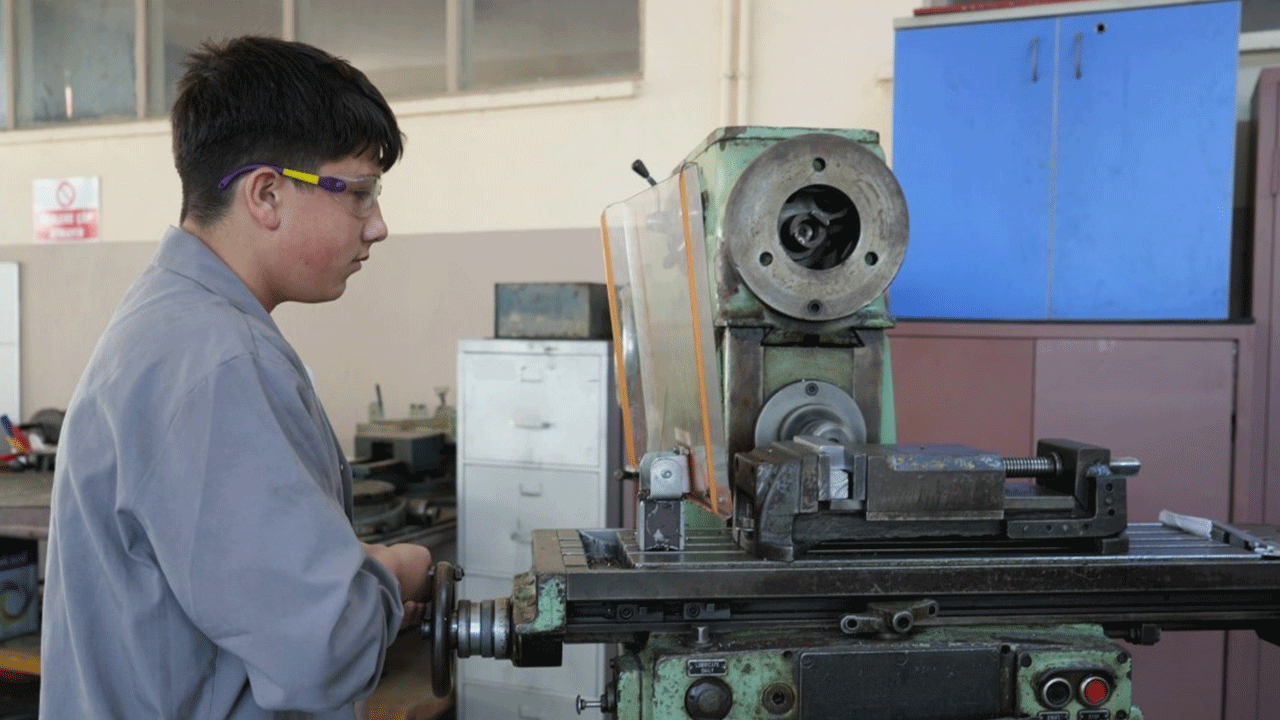 Bu lise başka lise: Tam 5 milyon lira!