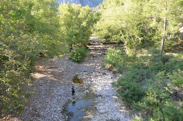 Bu manzara korkuttu! Kuraklığın vurduğu ırmağın son hali