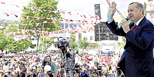 Bu millet, bu ülke dimdik ayakta