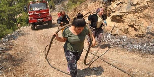 Bu millete işte bu yüzden diz çöktüremiyorlar! Kadınlardan Şerife Bacı’yı hatırlatan hareket