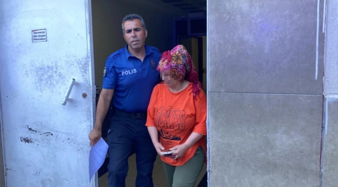 Bu nasıl anne! 8 yaşındaki oğluna ekmek bıçağı fırlattı