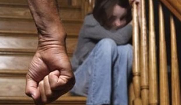 Bu nasıl babalık? 14 yaşındaki kızını...