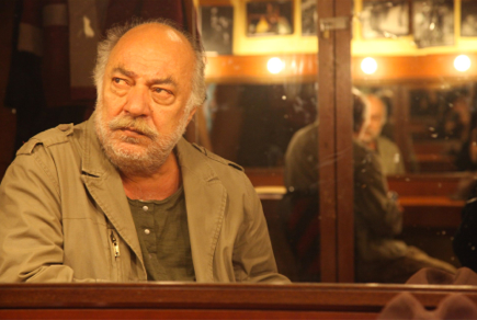 Bu nasıl bir rezalettir! Tüh senin genel sanat yönetmenliğine