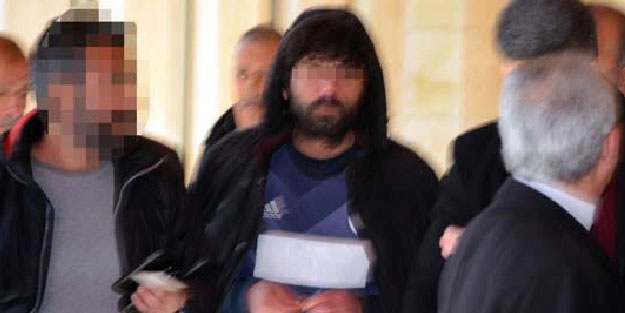 Bu nasıl insan? Yaşlı adamı cami bahçesinde tekme tokat dövdü!