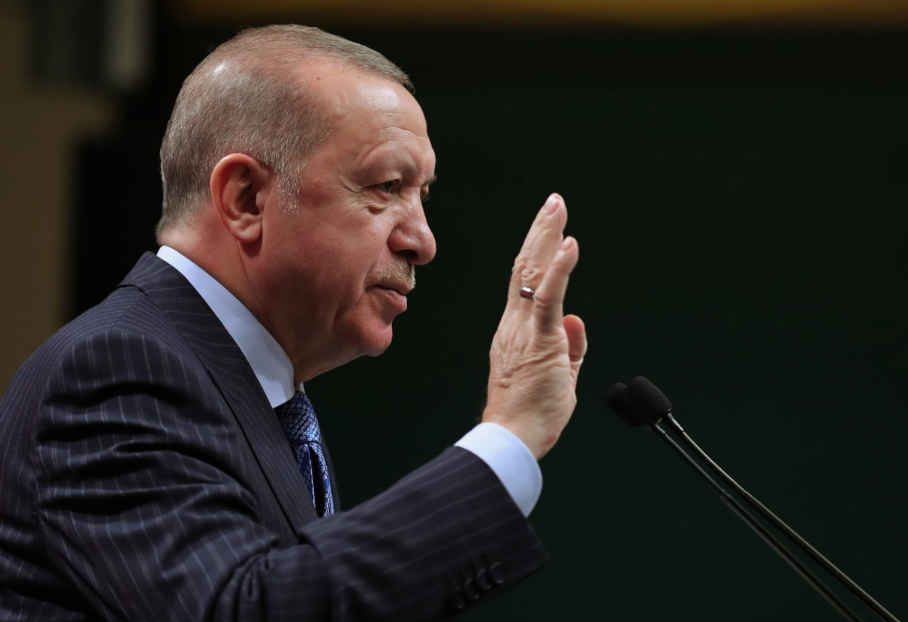 Bu nasıl polis! Erdoğan’ın kimliğiyle...