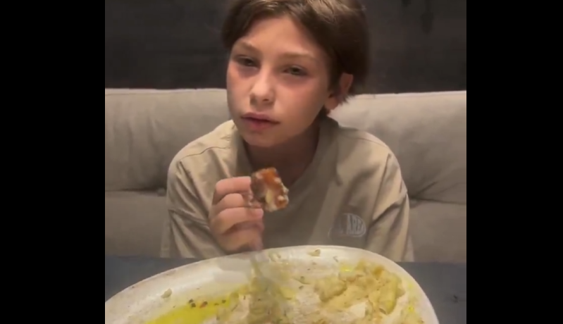 Bu nasıl şerefsizlik! Bir baba Müslüman oğluna bunu yapar mı?