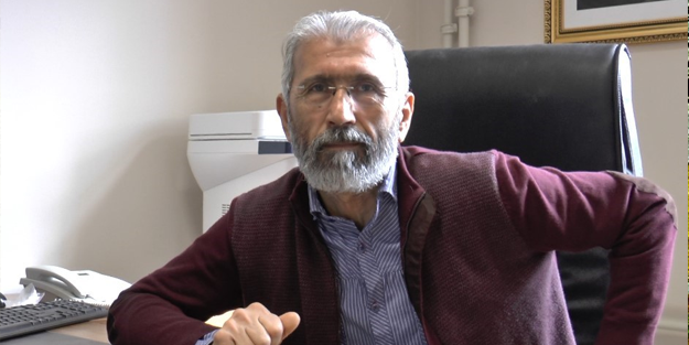 Bu nasıl üniversite hocası! Öcalan sevici profesör hakkında karar