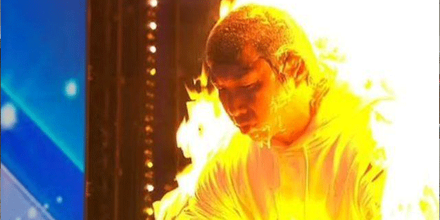 Bu nasıl yarışma! Kendini yakarak bakın ne yaptı