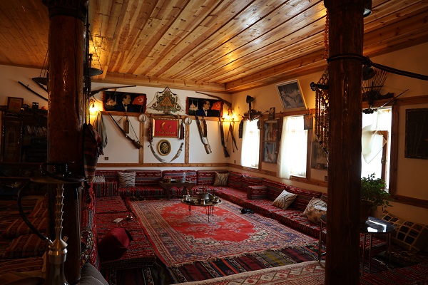 Bu odaya giren zaman yolculuğuna çıkıyor