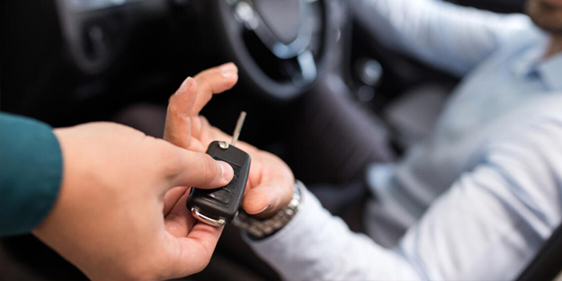 Bu olay herkesin başına gelebilir... Arabasını internetten satanlar dikkat!