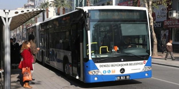 Bu otobüsü trafik ışıklarını yeşile döndürüyor!