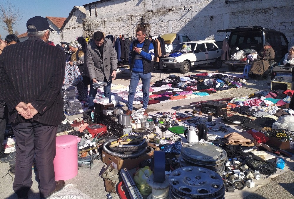 Bu pazarda her şey 3’de bir fiyatına 