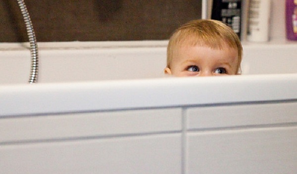 Bu şampuan bebeklerinizin yüzünü güldürecek!