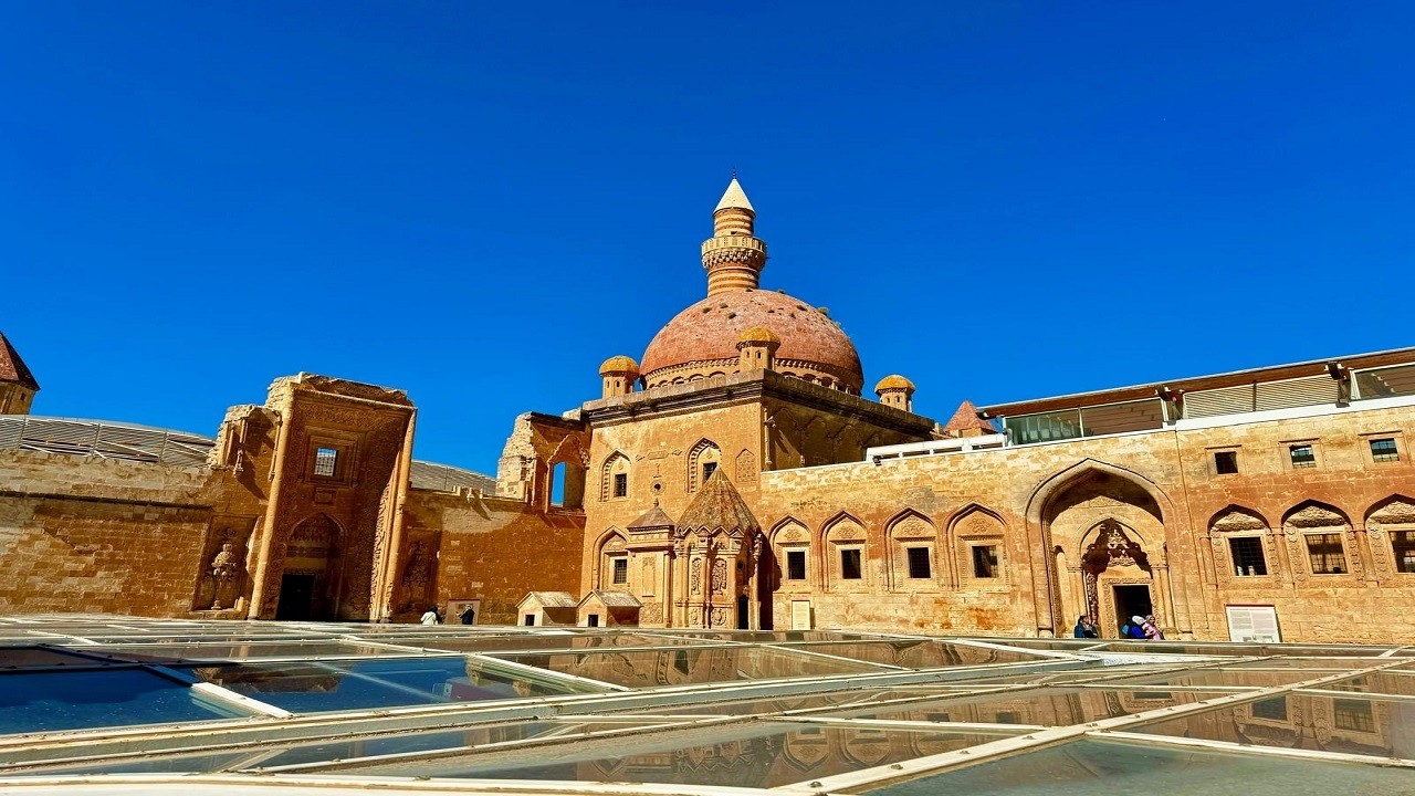 Bu sarayı iki günde 5 bin kişi ziyaret etti