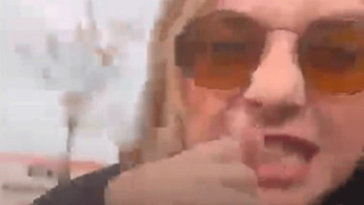 Bu sefer erkekler değil kadınlar birbirine girdi! O anlar kamerada!