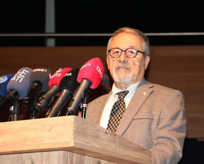 "Bu şehrin fayları 7 üzerinde deprem üretebilir" diyen Naci Görür: Tarihin çöplüğüne karışırız